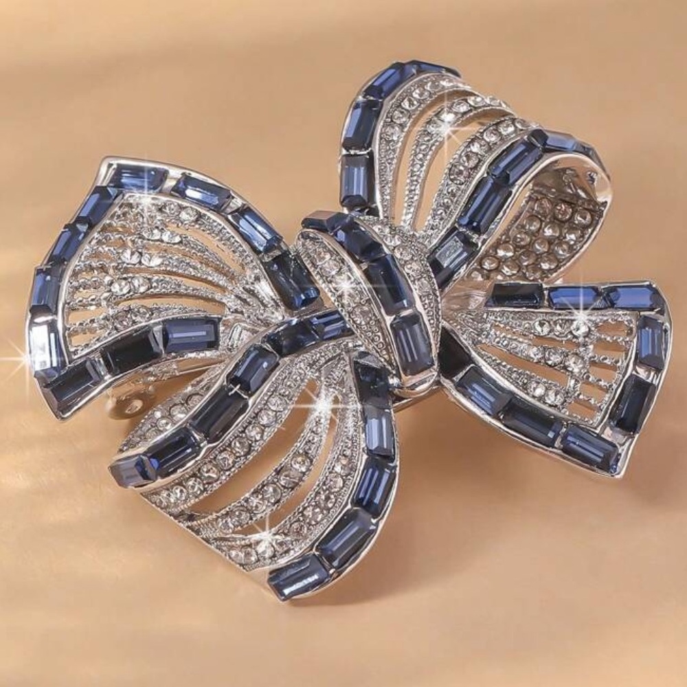 New bow brooch